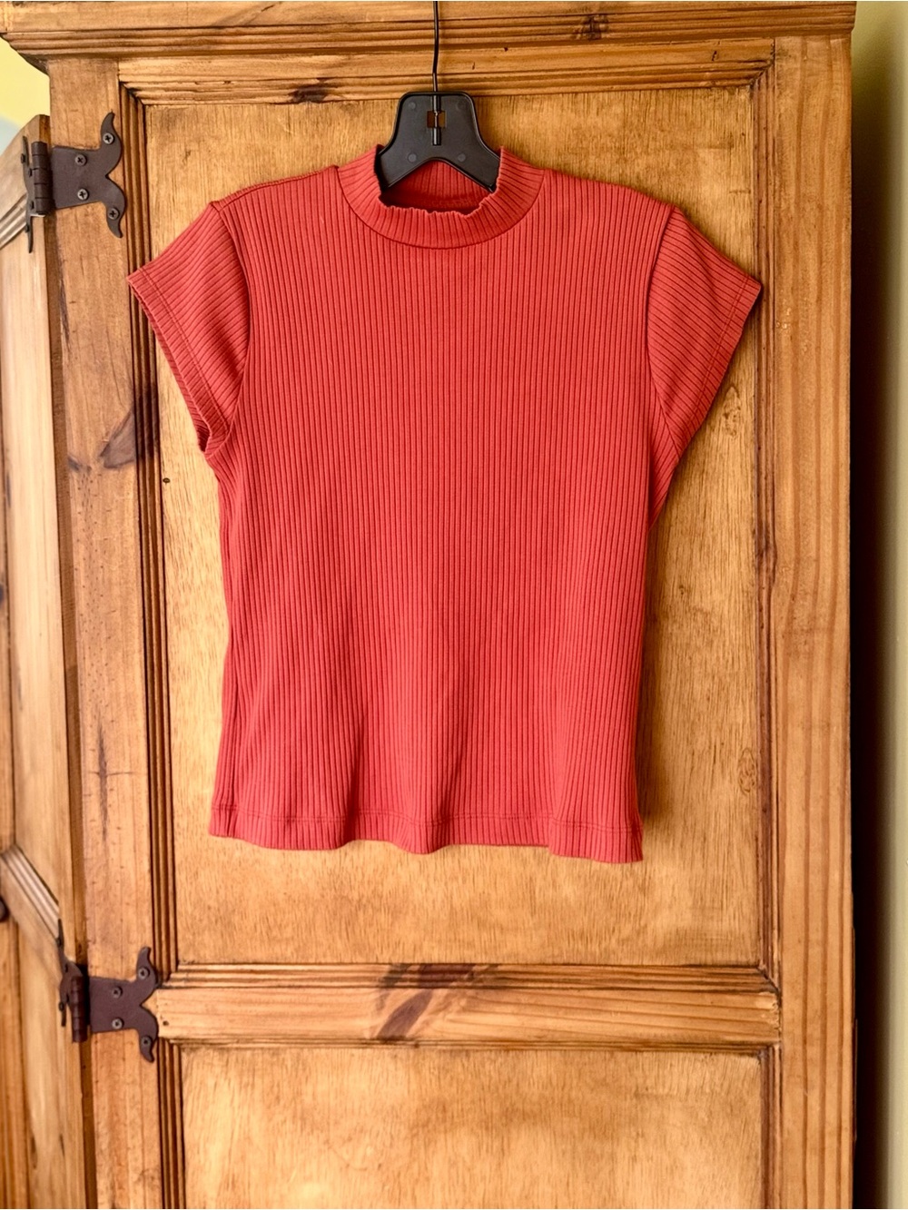 Old Navy Coral Ribbed Short Sleeve Mock Neck Top - Size Medium